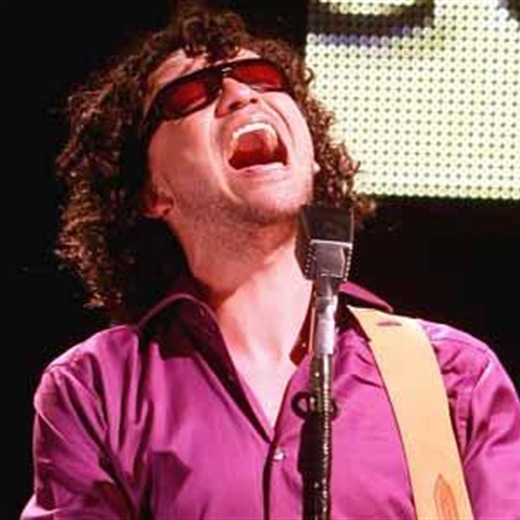 3: 30 pm Andrés Cepeda ganador de Premios 40 Principales