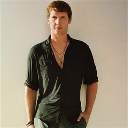 James Blunt ruega a sus amigos que compren su disco