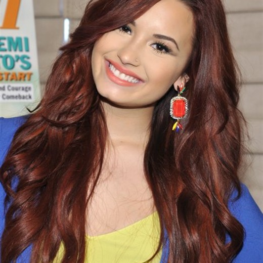 Demi Lovato promocionando Unbroken en Latinoamérica.