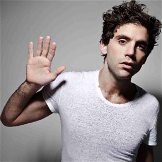 Si te acuerdas de Mika por 'Love Today' tienes que ver lo nuevo