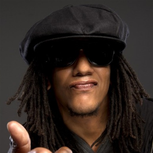 Tego Calderón presenta el video 'Robin Hood'