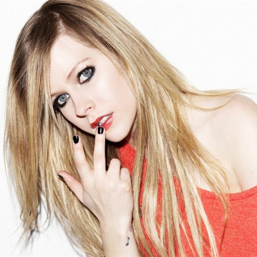 Avril Lavigne graba un cover de una canción de Nickelback