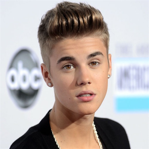 Justin Bieber enseña sus nuevos tatuajes