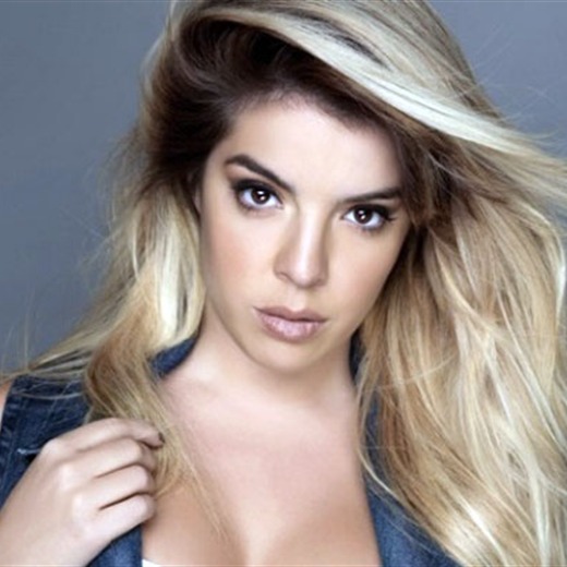 La hija mayor de Diego Maradona debuta como cantante de cumbia