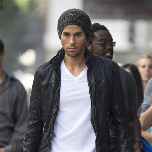 Enrique Iglesias descarta casarse con Anna Kournikova