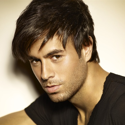 Enrique Iglesias: 'Mi novia me pega si no llego pronto a casa'