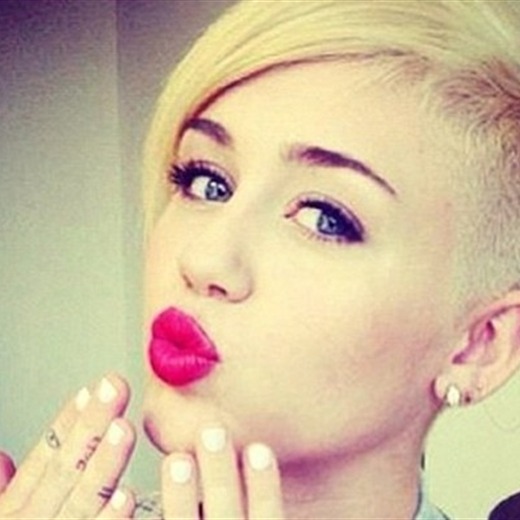 Miley Cyrus suspende su gira por problemas de salud