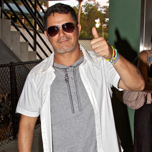 Alejandro Sanz disfruta más de la música en el baño