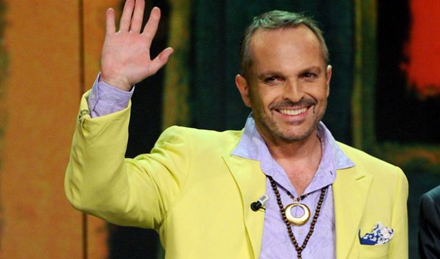 Piden cancelar un concierto de Miguel Bosé por no ser mexicano