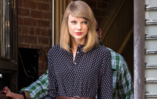 Taylor Swift hace gala de su amistad con Lorde y Lena Dunham Taylor Swift hace gala de su amistad con Lorde y Lena Dunham