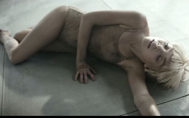 “Chandelier” el video más parodiado “Chandelier” el video más parodiado