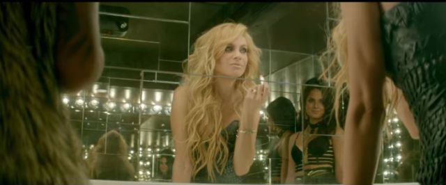 Paulina Rubio estrena “Mi nuevo vicio” Paulina Rubio estrena “Mi nuevo vicio”