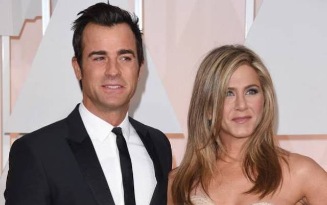 Witherspoon le agarró el trasero a Jennifer Aniston Witherspoon le agarró el trasero a Jennifer Aniston