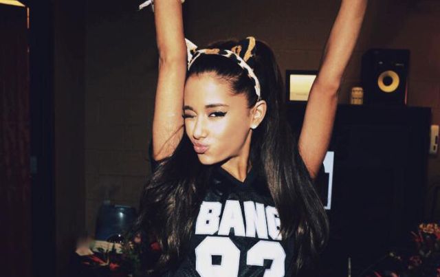 Escucha la nueva colaboración de Ariana Grande