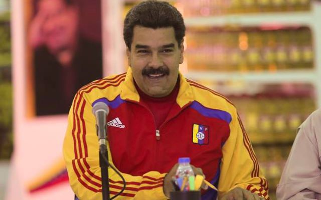 Maduro intenta hablarle en inglés a Obama