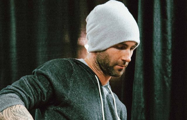 Adam Levine fue atacado por un fanático
