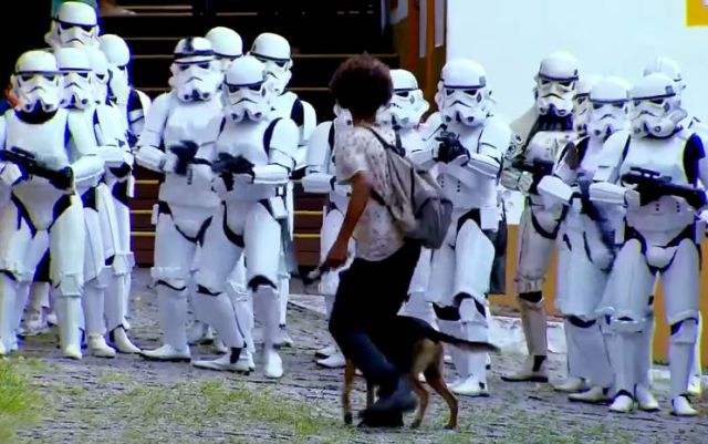 ¿Qué pasaría si te encuentras a Darth Vader en la calle?