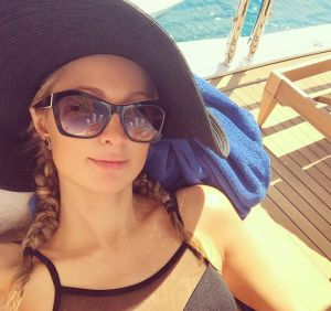 Conoce al nuevo novio de Paris Hilton