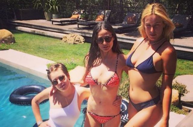 Demi Moore muestra su increíble cuerpo en bikini