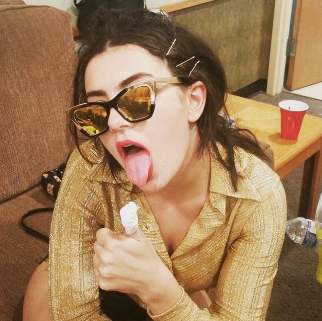 Charli XCX responde a sus críticos