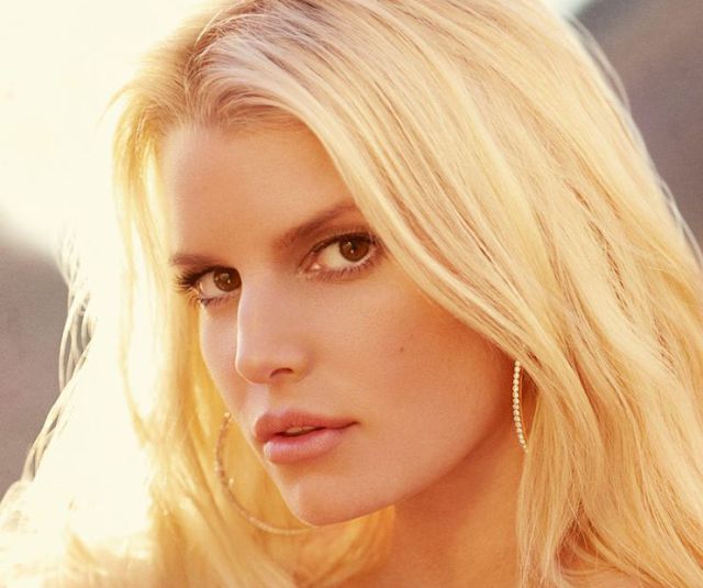 ¿Jessica Simpson borracha en un programa de televisión?