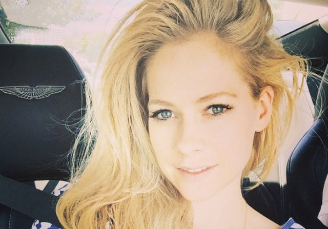 Teoría asegura que Avril Lavigne está muerta y fue reemplazada por un actriz