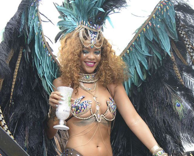 Rihanna no cree en el sexo sin compromiso
