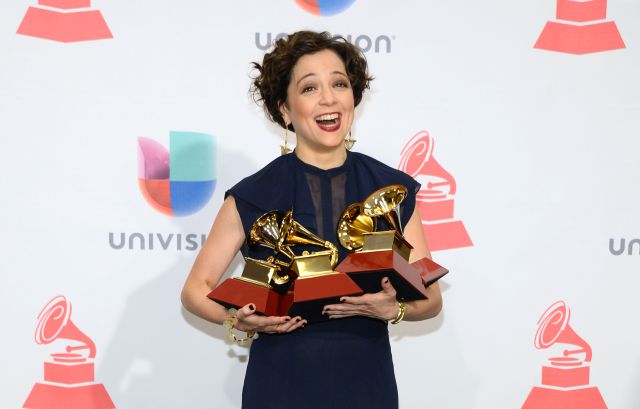 Natalia Lafourcade triunfa en los Latin Grammy