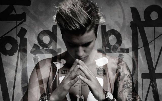 Justin Bieber le lleva serenata a Selena Gómez