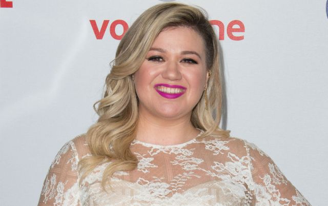 Kelly Clarkson también fue chantajeada por Dr Luke