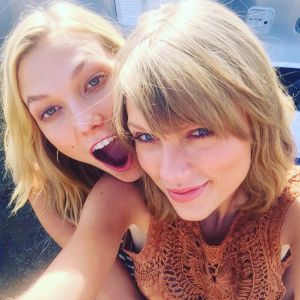 Taylor Swift canta ‘Dilemma’ con Nelly en la fiesta de Karlie Kloss