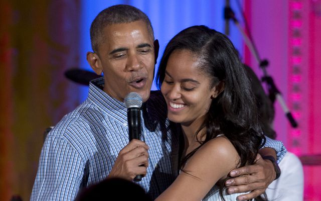 Polémico video de la hija de Obama donde al parecer estaría fumando marihuana.