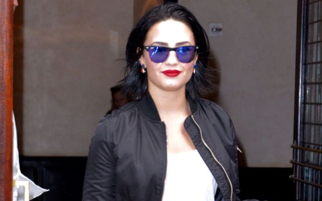 Demi Lovato pide disculpas por burlarse de sus fanáticos de Rio de Janeiro