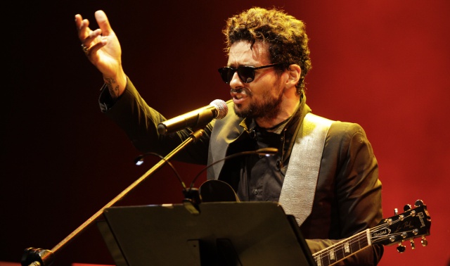 Draco Rosa en el Evento 40 de Navidad