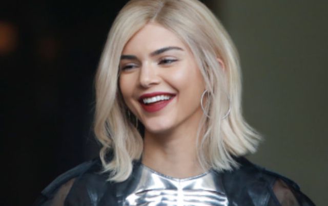 El controversial anuncio protagonizado por Kendall Jenner El controversial anuncio protagonizado por Kendall Jenner