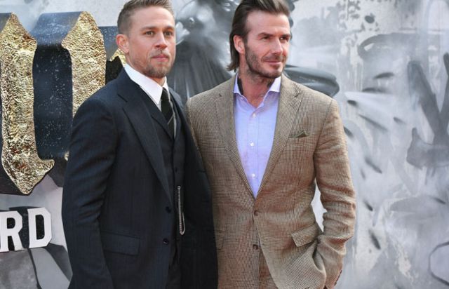 Charlie Hunnam defiende el cameo de David Beckham en ‘El Rey Arturo’ Charlie Hunnam defiende el cameo de David Beckham en ‘El Rey Arturo’