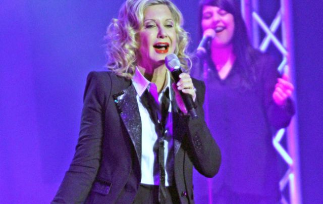 Olivia Newton-John padece cáncer de mama de nuevo