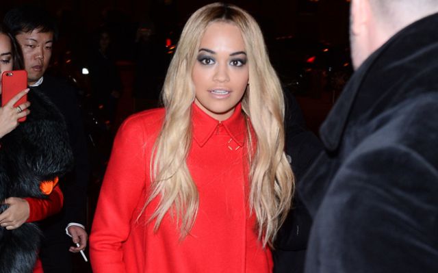 Rita Ora ofrece su ayuda a los afectados por el incendio de Londres Rita Ora ofrece su ayuda a los afectados por el incendio de Londres