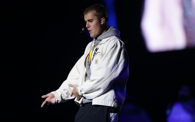 Justin Bieber se enfermó para su último concierto en Europa. Justin Bieber se enfermó para su último concierto en Europa.