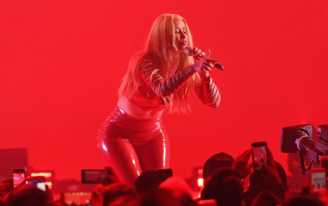 Iggy Azaela prendió los Premios Juventud