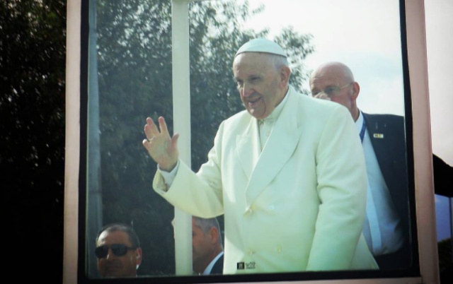 El fuerte golpe que recibió el papa en su visita a Cartagena El fuerte golpe que recibió el papa en su visita a Cartagena