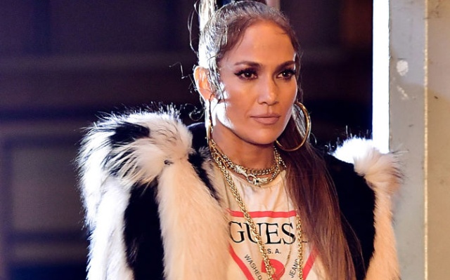 Jennifer Lopez afronta con nostalgia la 'vuelta al colegio' de sus mellizos Jennifer Lopez afronta con nostalgia la 'vuelta al colegio' de sus mellizos