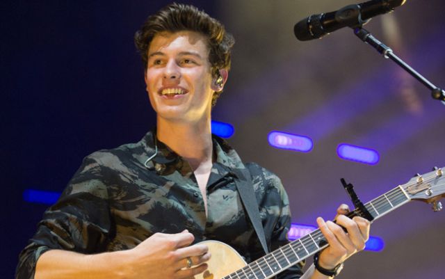 Shawn Mendes se hace un tatuaje junto a su madre y sus fans quedan enamoradas