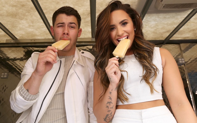 Demi Lovato sigue rentabilizando la polémica sobre su especial amistad con Nick Jonas
