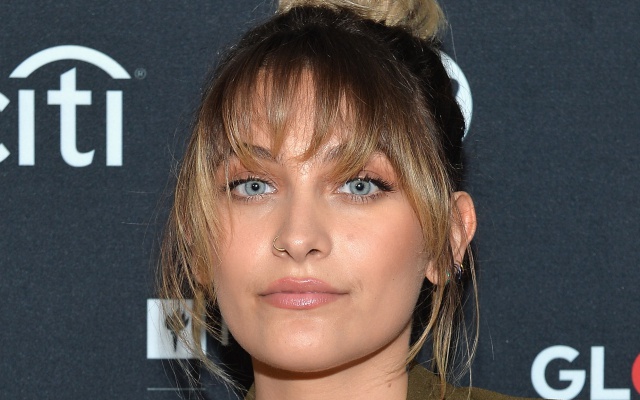 Paris Jackson aprende a tocar la guitarra para colaborar con sus tíos