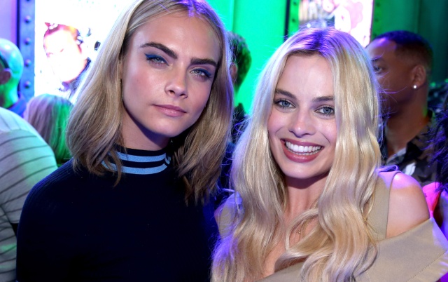 Margot Robbie aplaude el coraje de Cara Delevingne al denunciar su experiencia con Harvey Weinstein Margot Robbie aplaude el coraje de Cara Delevingne al denunciar su experiencia con Harvey Weinstein