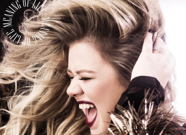 Kelly Clarkson presenta su nuevo álbum