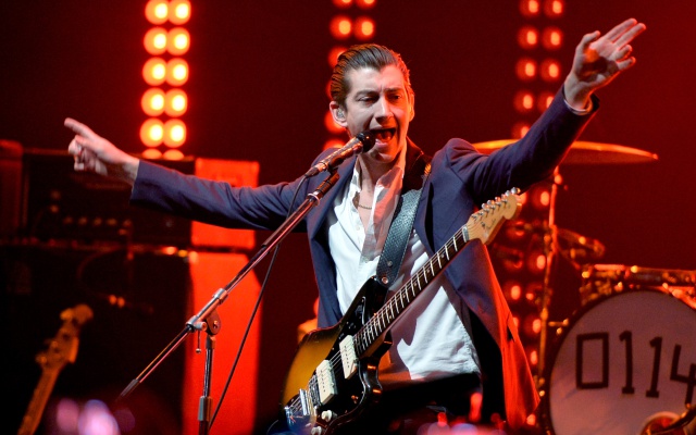 Arctic Monkeys confirmó su regreso a los escenarios