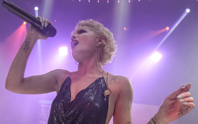 Halsey estrenó el video oficial de su canción