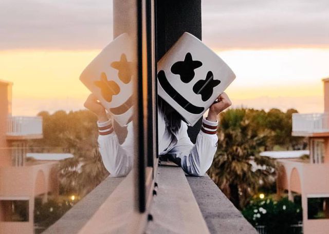 Marshmello cumple el reto de un oyente del WDM y cocina una deliciosa